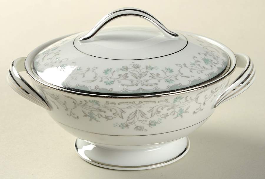 Raleigh Sugar Bowl & Lid by Noritake-1