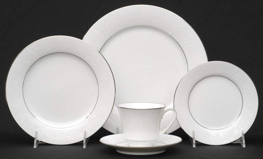 Ranier 40 Piece Set by Noritake-1