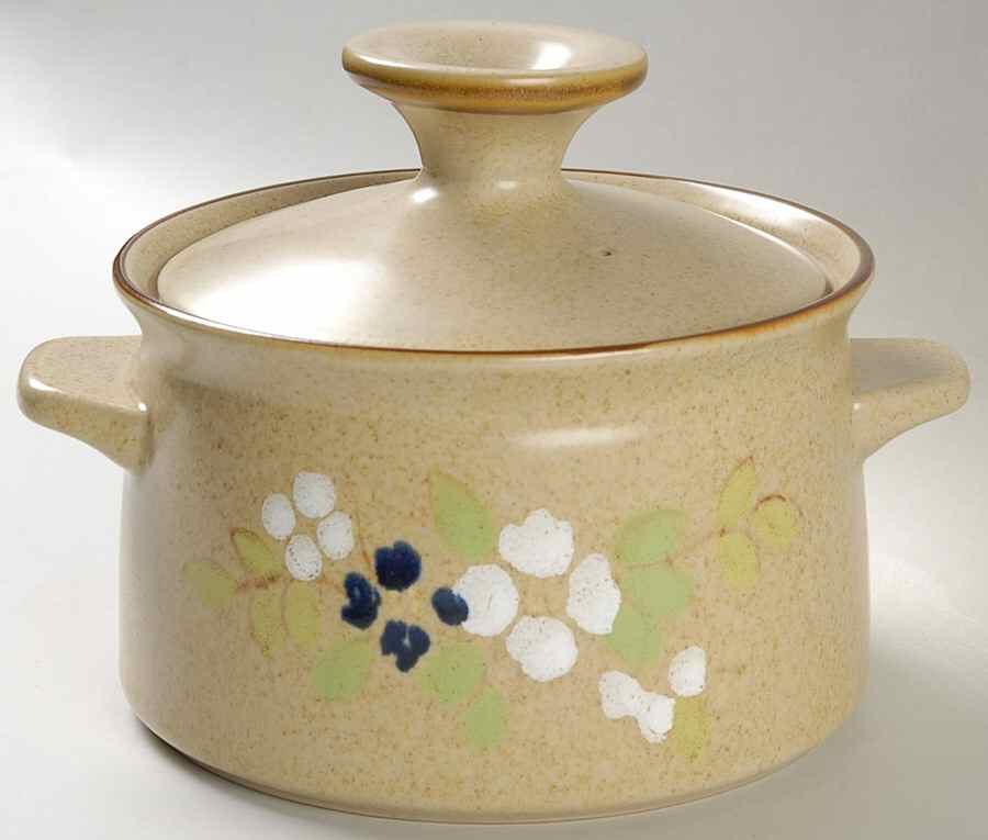 Rapture 1.25 Qt Round Covered Casserole by Noritake-1