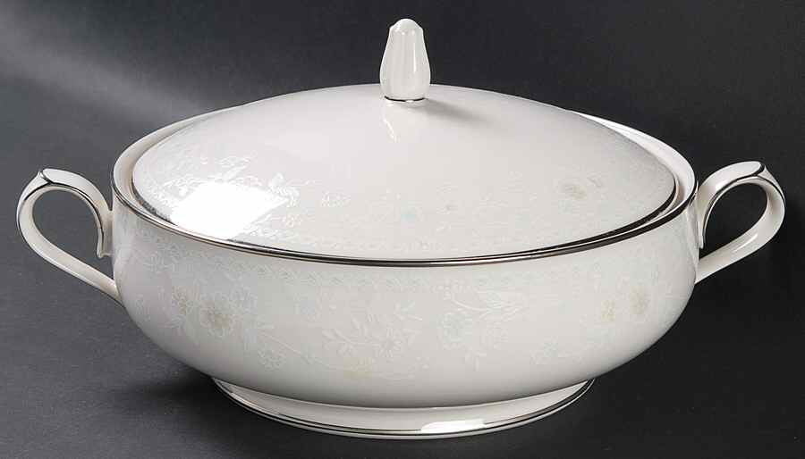 Refinement Round Covered Vegetable by Noritake-1