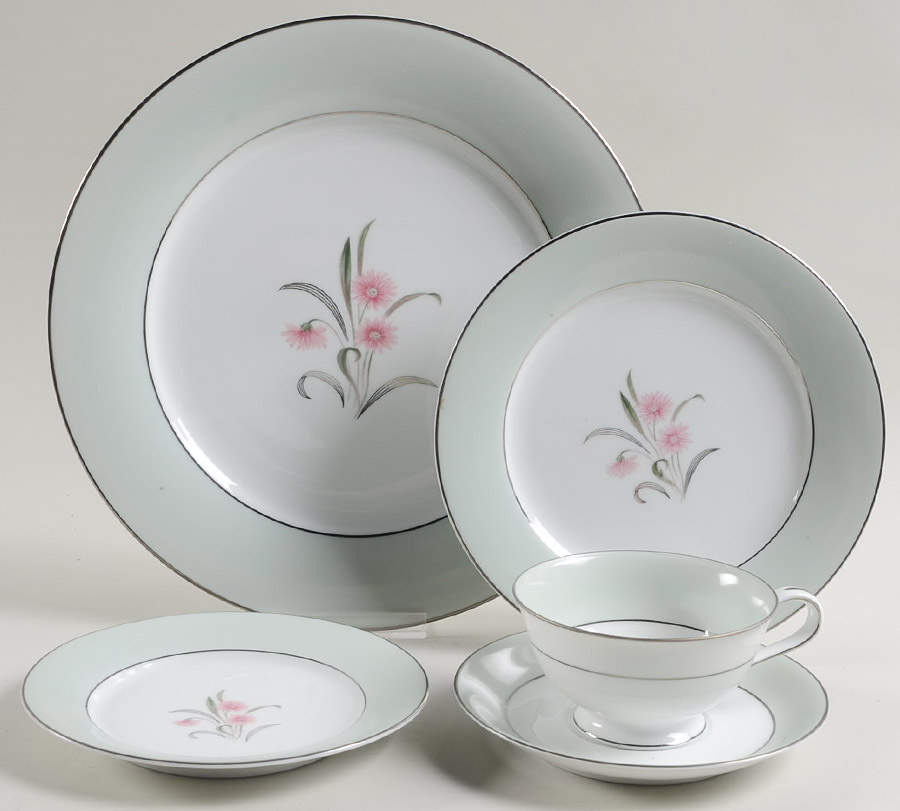 Regina 5 Piece Place Setting by Noritake-1