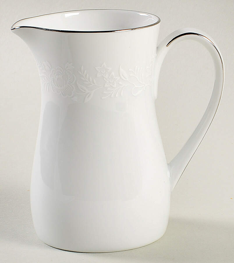 Reina (#6450Q) Creamer by Noritake-1