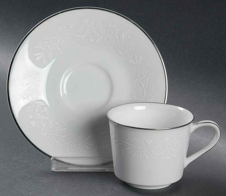Reina (#6450Q) Flat Demitasse Cup & Saucer Set by Noritake-1