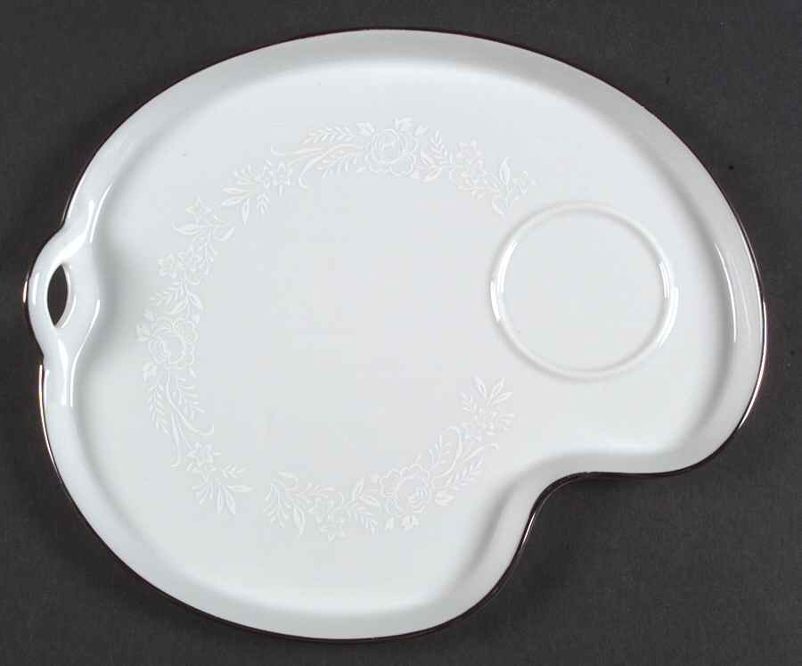 Reina (#6450Q) Snack Plate by Noritake-1