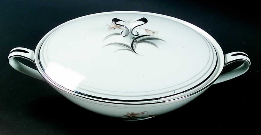 Renee Round Covered Vegetable by Noritake-1