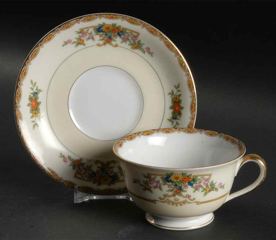 Renovia Footed Cup & Saucer Set by Noritake-1