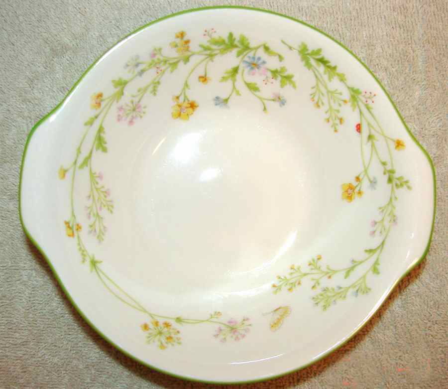 Reverie (Green Trim) Lugged Cereal Bowl by Noritake-1