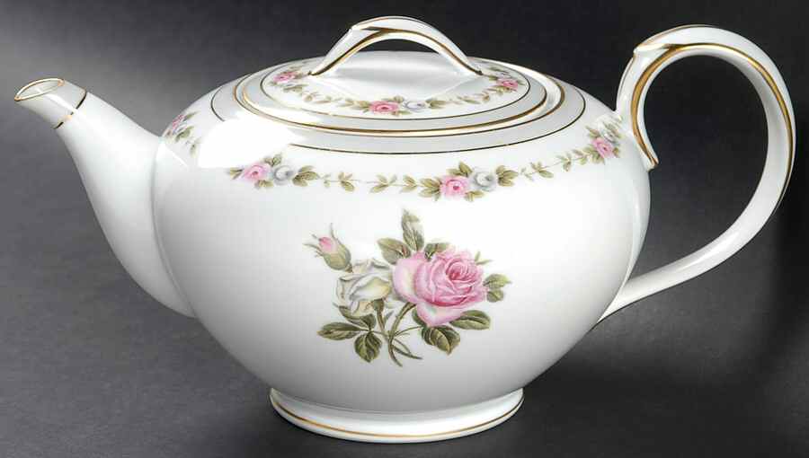 Reverie (Gold Trim) Teapot & Lid by Noritake-1
