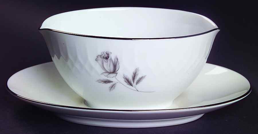 Reyrosa Gravy Boat with Attached Underplate by Noritake-1