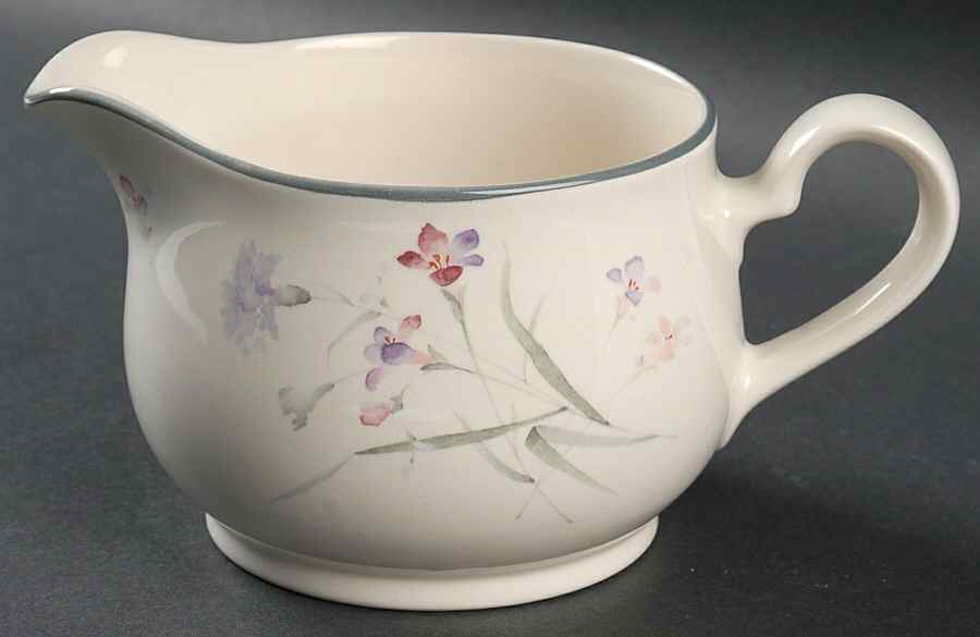 River Oaks Gravy Boat by Noritake-1