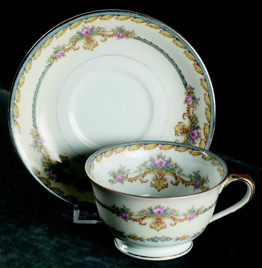Ritzedo Footed Cup & Saucer Set by Noritake-1