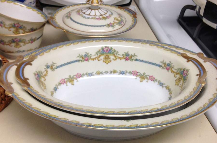 Ritzedo 10" Oval Vegetable Bowl by Noritake-1