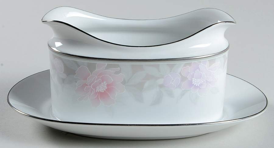 River Place Gravy Boat with Attached Underplate by Noritake-1