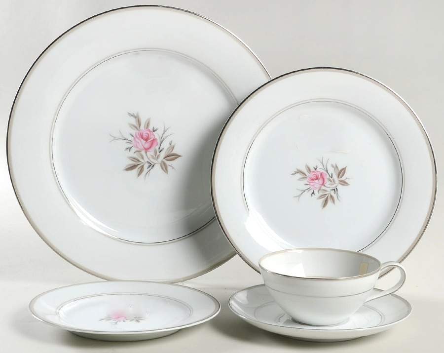 Roanne 5 Piece Place Setting by Noritake-1