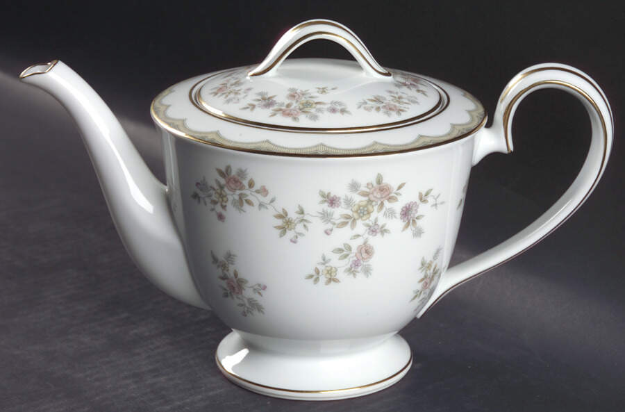 Roberta Teapot & Lid by Noritake-1