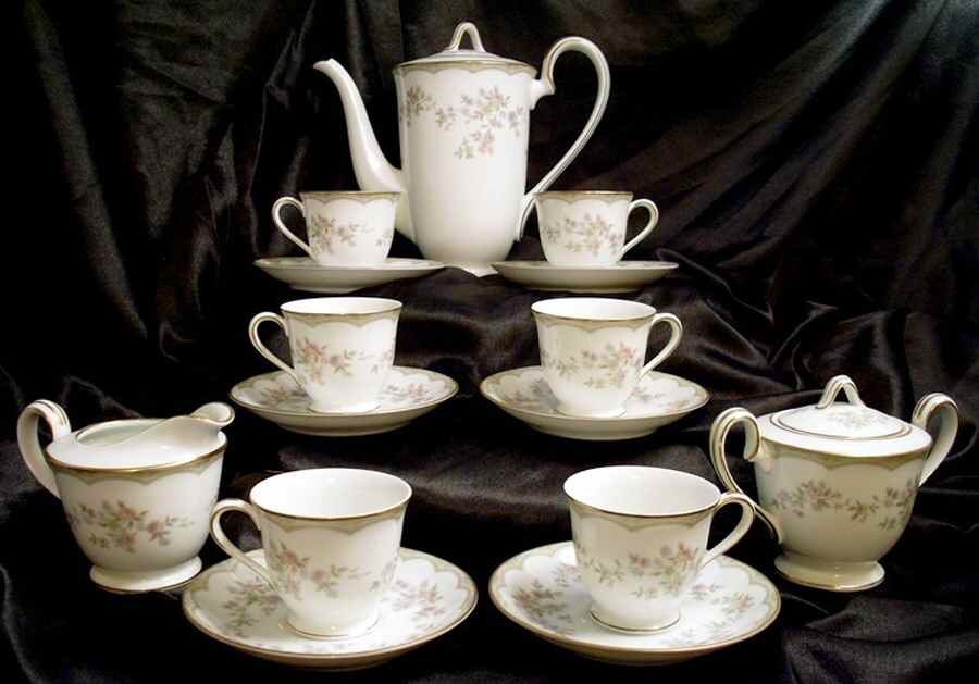 Roberta Footed Demitasse Cup & Saucer Set by Noritake-1