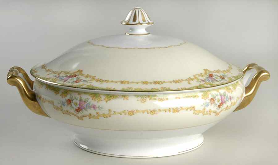 Roberta Round Covered Vegetable by Noritake-1