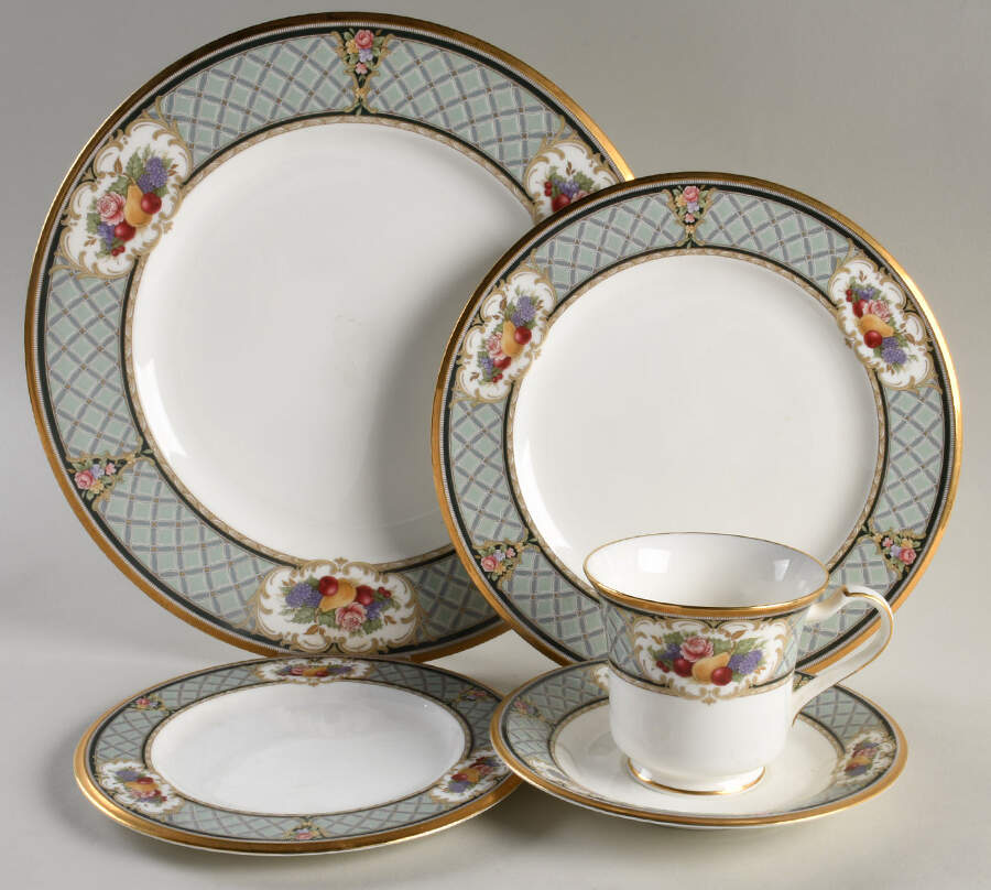 Royal Emblem 5 Piece Place Setting by Noritake-1