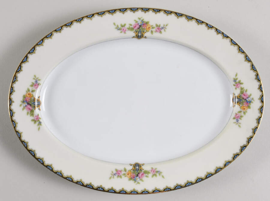 Romeo 10" Oval Serving Platter by Noritake-1