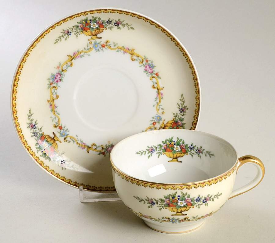 Romola Oversized Cup & Saucer Set by Noritake-1