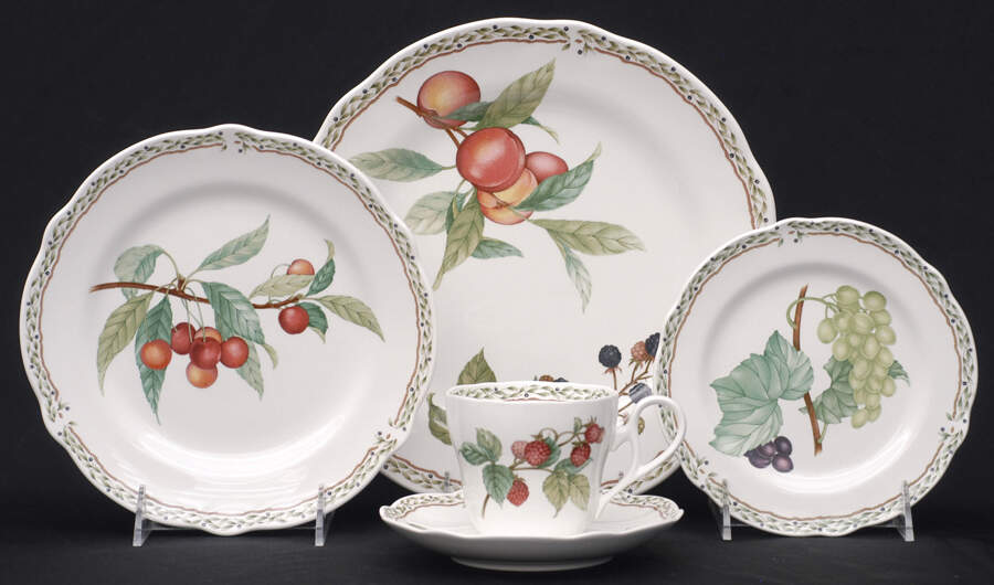 Royal Orchard 40 Piece Estate Set by Noritake-1