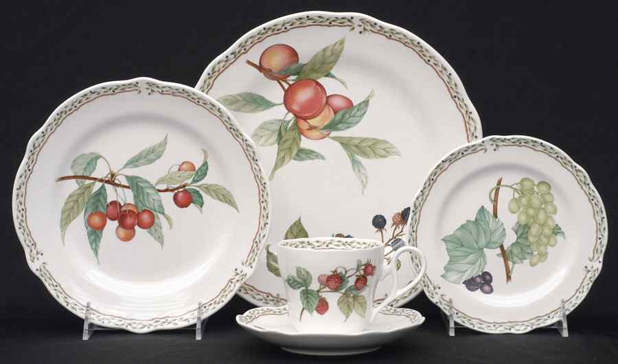 Royal Orchard 5 Piece Place Setting by Noritake-1