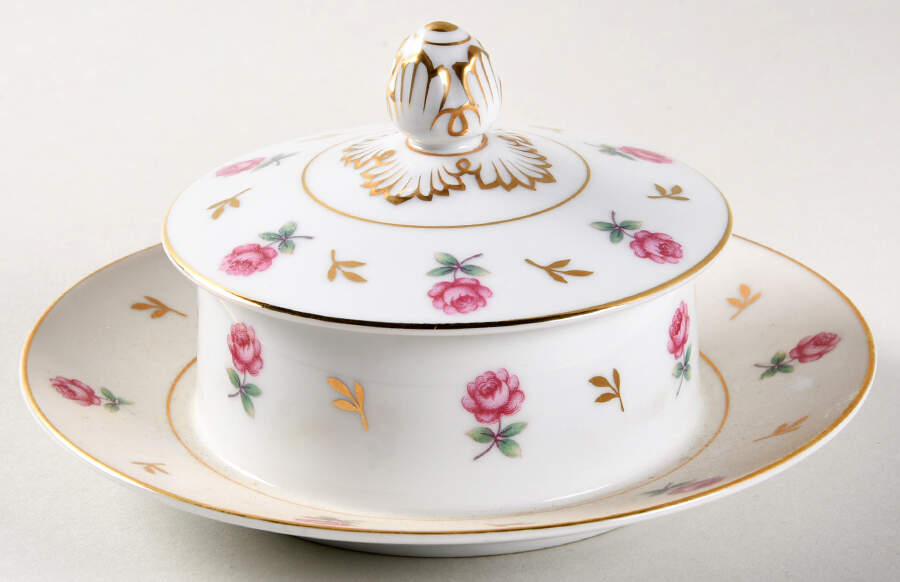 Rosalie Round Covered Butter with Attached Underplate by Noritake-1