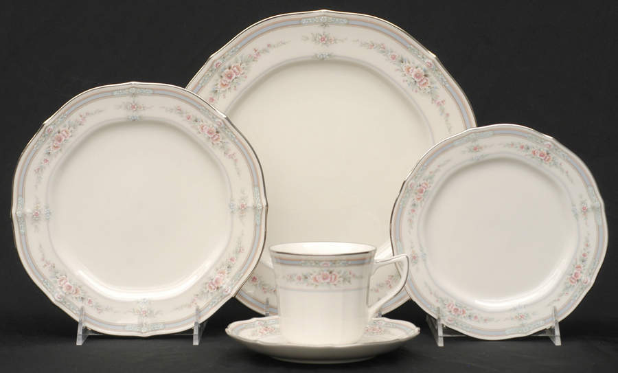 Rothschild 40 Piece Set by Noritake-1