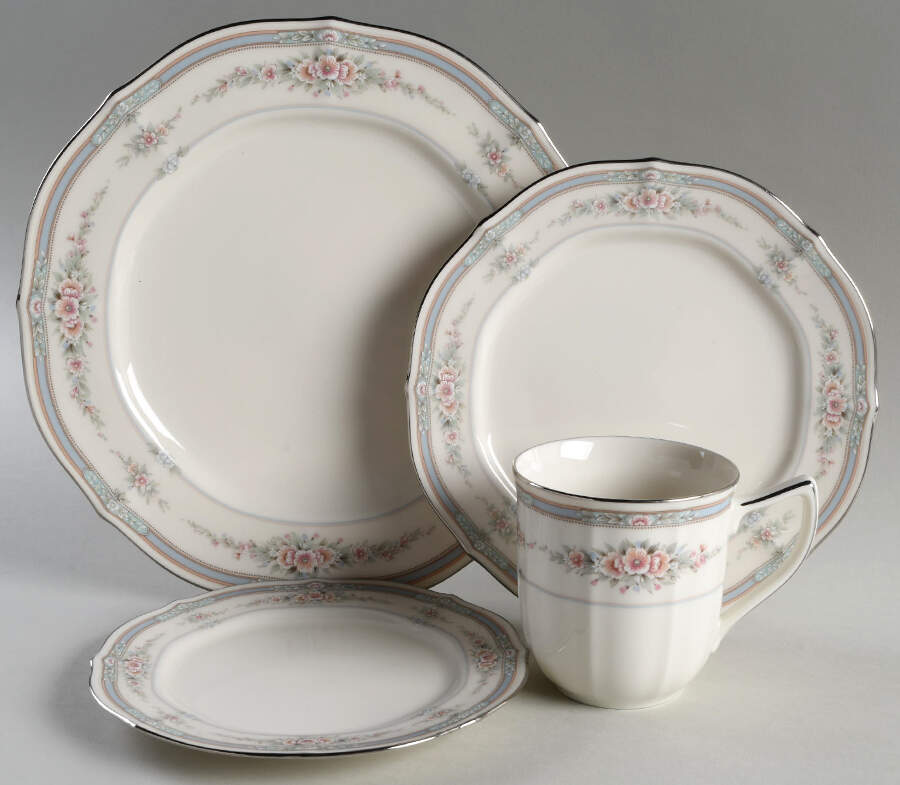 Rothschild 4 Piece Place Setting by Noritake-1
