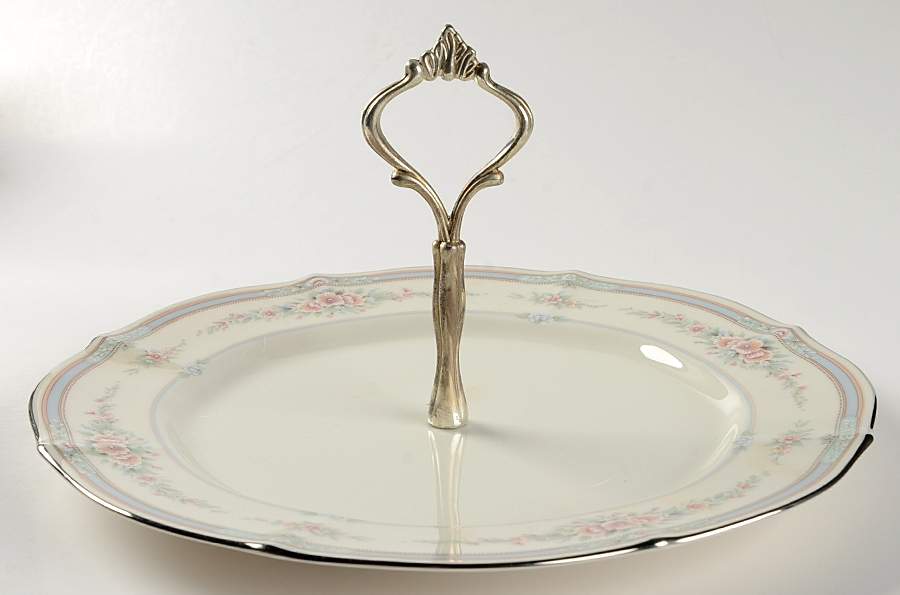 Rothschild Round Serving Plate with Handle (DP) by Noritake-1