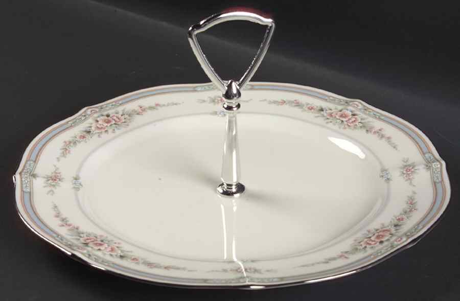 Rothschild Round Serving Plate with Handle (DP) by Noritake-1