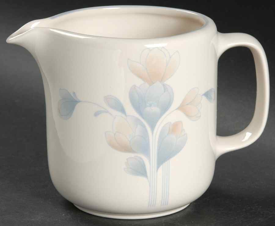 Roxy Large Gravy Boat/Pitcher by Noritake-1