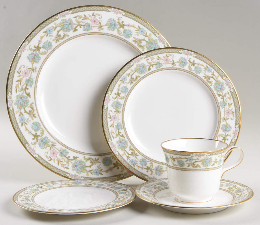 Sakura 5 Piece Place Setting by Noritake-1
