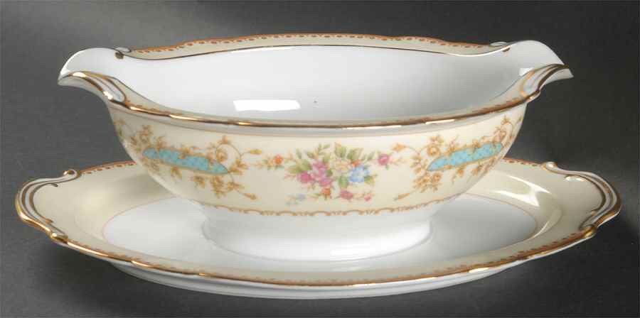 Salvador Gravy Boat with Attached Underplate by Noritake-1