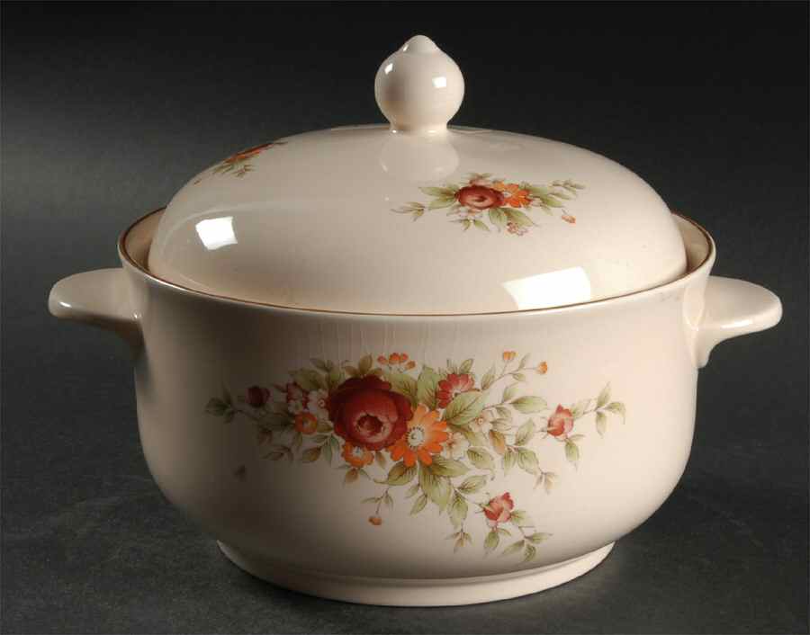 Santa Rosa 1.25 Qt Round Covered Casserole by Noritake-1