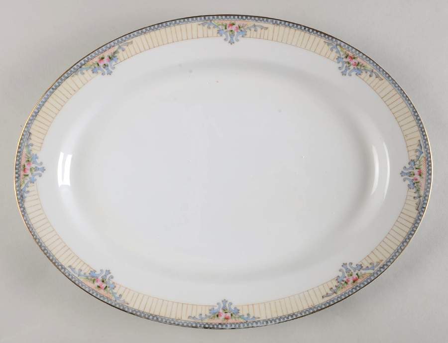 Savoy 14" Oval Serving Platter by Noritake-1