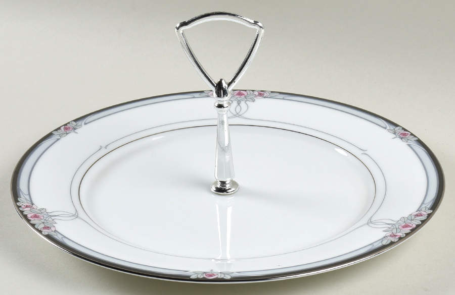 Seance Round Serving Plate with Handle (DP) by Noritake-1