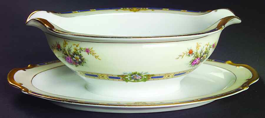 Sedalia Gravy Boat with Attached Underplate by Noritake-1