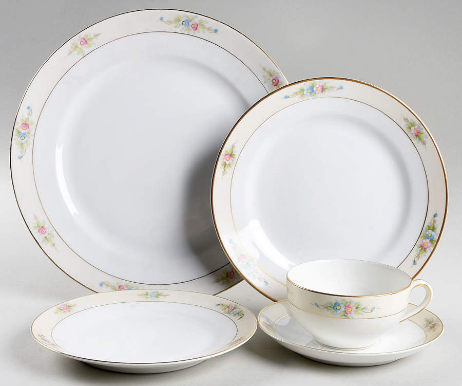 The Sedan 5 Piece Place Setting by Noritake-1