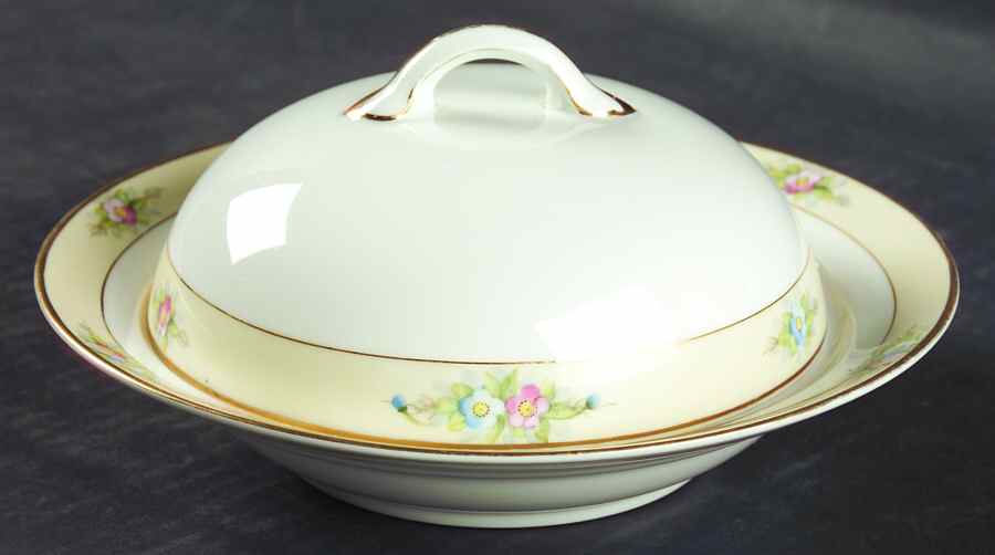 The Sedan Round Covered Butter by Noritake-1