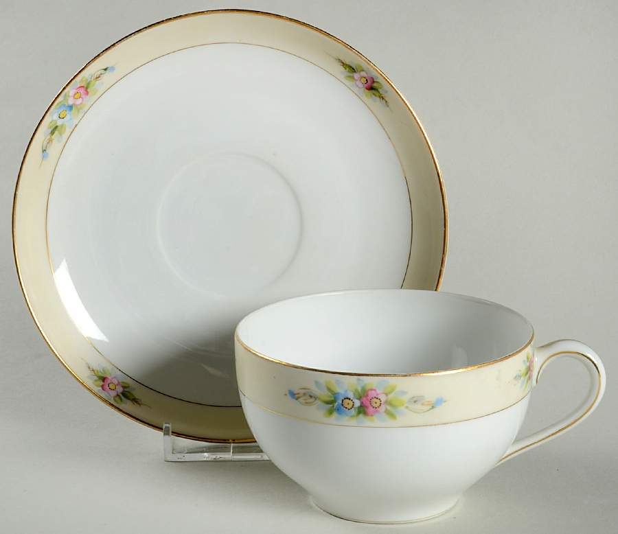 The Sedan Flat Cup & Saucer Set by Noritake-1
