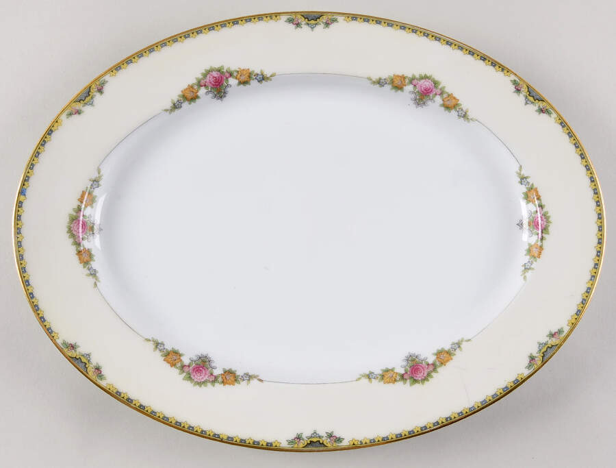 Severy 13" Oval Serving Platter by Noritake-1