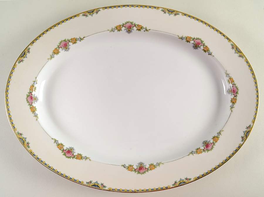 Severy 16" Oval Serving Platter by Noritake-1