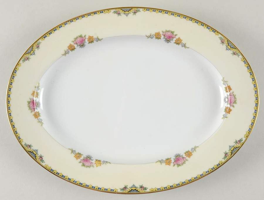 Severy 11" Oval Serving Platter by Noritake-1