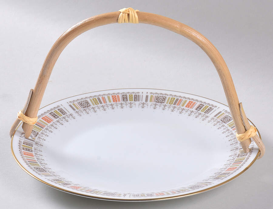 Shastra 5 3/8"-5 5/8" Bamboo Handled Serving Plate  HC by Noritake-1