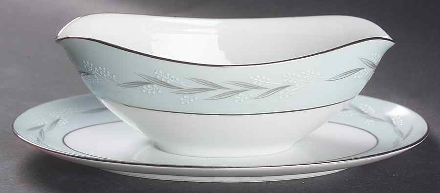 Sheldon Gravy Boat with Attached Underplate by Noritake-1