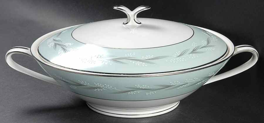 Sheldon Round Covered Vegetable by Noritake-1