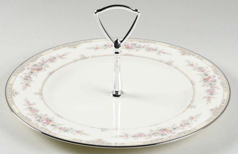 Shenandoah Round Serving Plate with Handle (DP) by Noritake-1