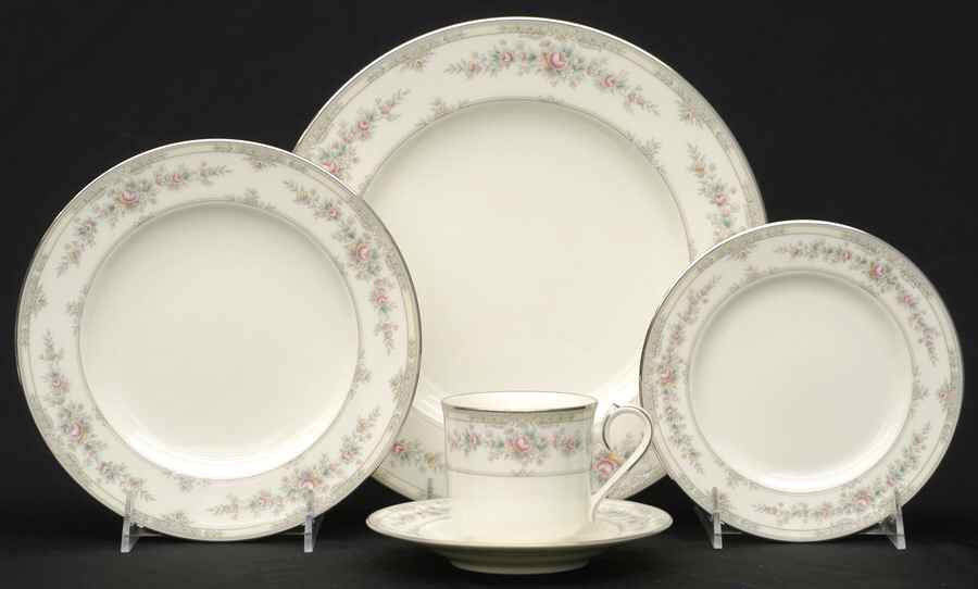 Shenandoah 5 Piece Place Setting by Noritake-1