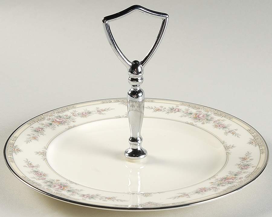 Shenandoah Round Serving Plate with Handle (SP) by Noritake-1